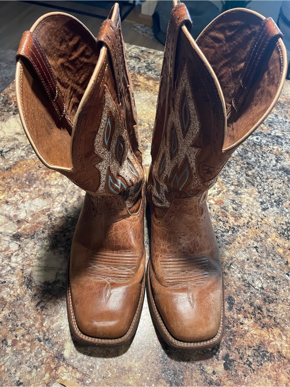 Ariat cowboy boots 10.5